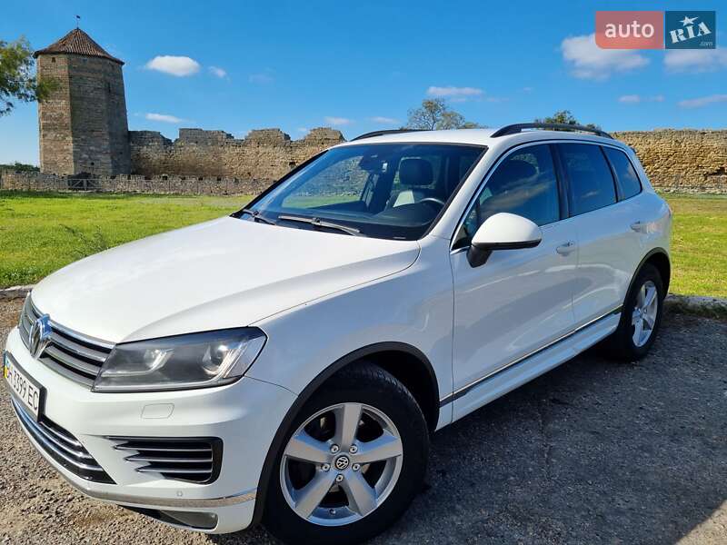 Внедорожник / Кроссовер Volkswagen Touareg 2015 в Белгороде-Днестровском