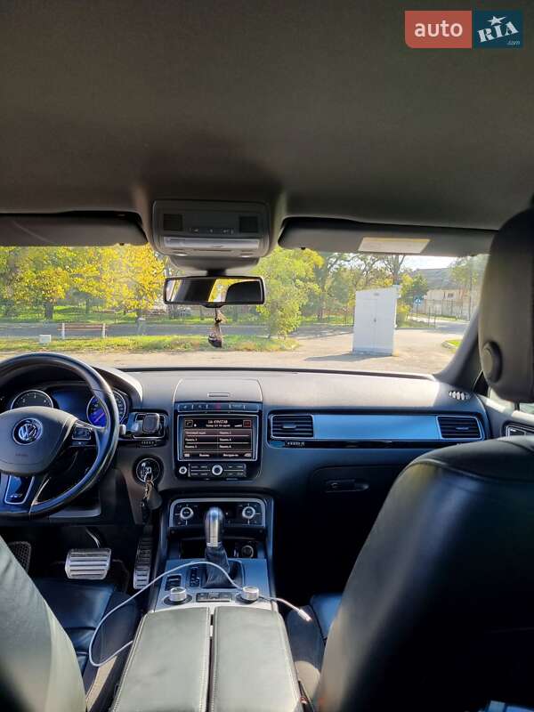 Внедорожник / Кроссовер Volkswagen Touareg 2015 в Белгороде-Днестровском