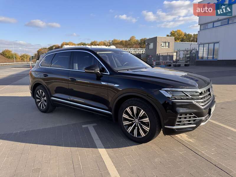 Позашляховик / Кросовер Volkswagen Touareg 2018 в Броварах