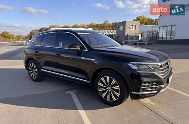 Позашляховик / Кросовер Volkswagen Touareg 2018 в Броварах