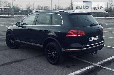 Внедорожник / Кроссовер Volkswagen Touareg 2014 в Киеве