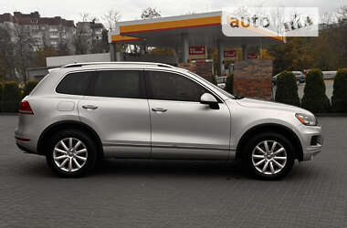 Внедорожник / Кроссовер Volkswagen Touareg 2011 в Хмельницком