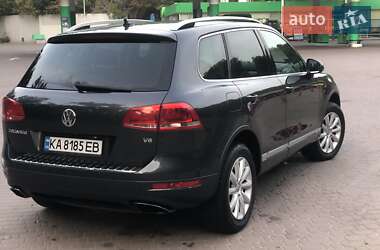 Внедорожник / Кроссовер Volkswagen Touareg 2010 в Киеве