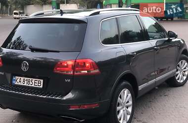 Внедорожник / Кроссовер Volkswagen Touareg 2010 в Киеве