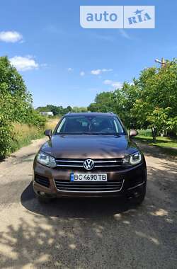 Внедорожник / Кроссовер Volkswagen Touareg 2012 в Львове