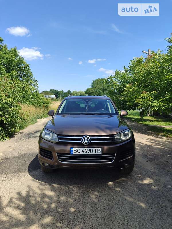 Позашляховик / Кросовер Volkswagen Touareg 2012 в Львові