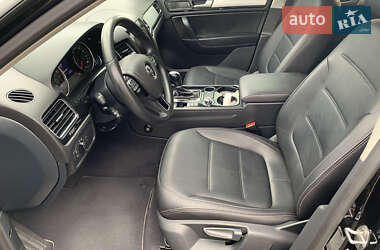 Внедорожник / Кроссовер Volkswagen Touareg 2013 в Киеве