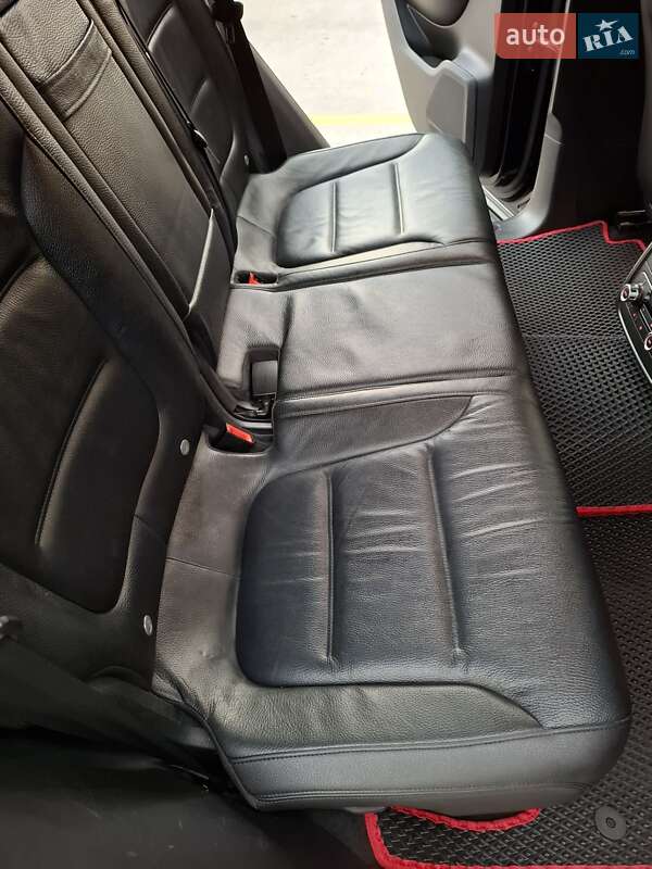 Внедорожник / Кроссовер Volkswagen Touareg 2014 в Киеве