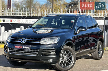 Внедорожник / Кроссовер Volkswagen Touareg 2011 в Киеве