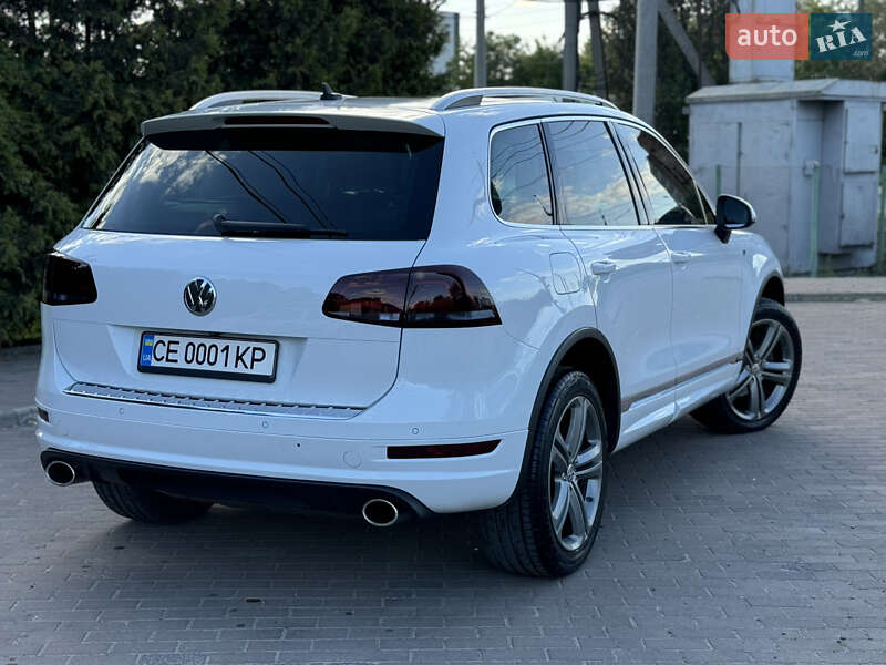 Позашляховик / Кросовер Volkswagen Touareg 2013 в Чернівцях