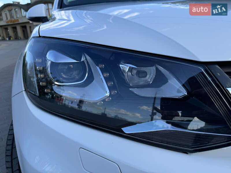 Позашляховик / Кросовер Volkswagen Touareg 2013 в Чернівцях