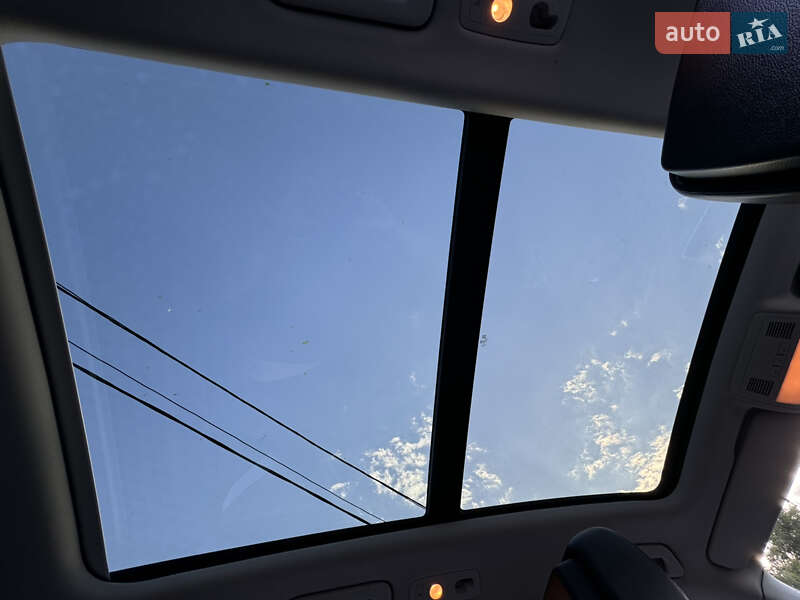 Позашляховик / Кросовер Volkswagen Touareg 2013 в Чернівцях