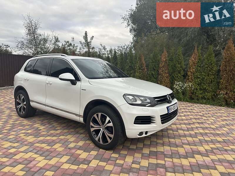 Внедорожник / Кроссовер Volkswagen Touareg 2013 в Хмельницком