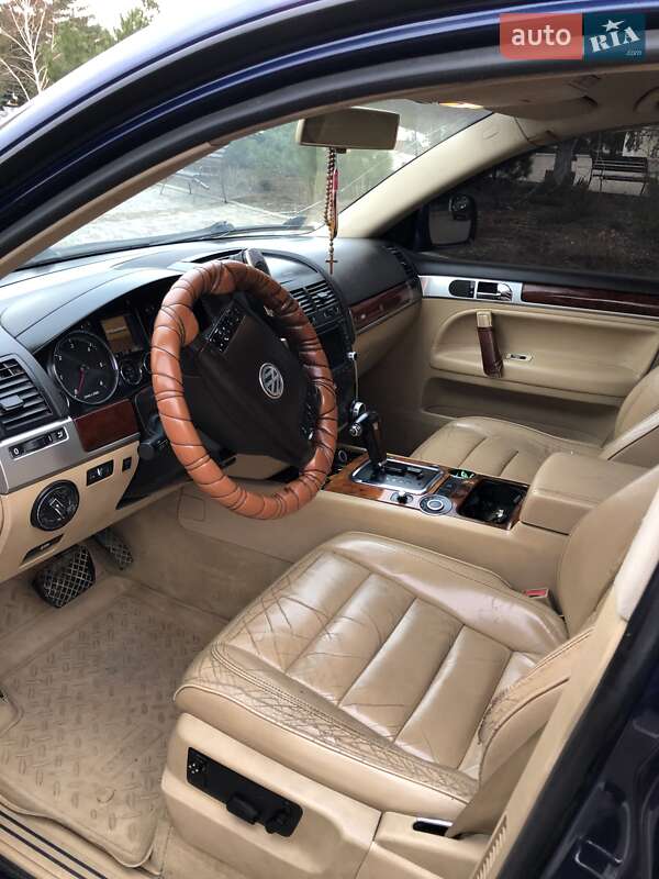 Внедорожник / Кроссовер Volkswagen Touareg 2004 в Болграде