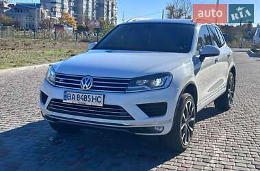 Внедорожник / Кроссовер Volkswagen Touareg 2016 в Кропивницком