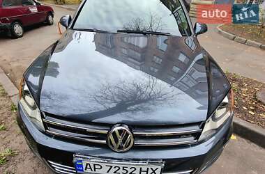 Внедорожник / Кроссовер Volkswagen Touareg 2013 в Киеве