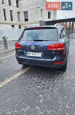 Внедорожник / Кроссовер Volkswagen Touareg 2012 в Кропивницком