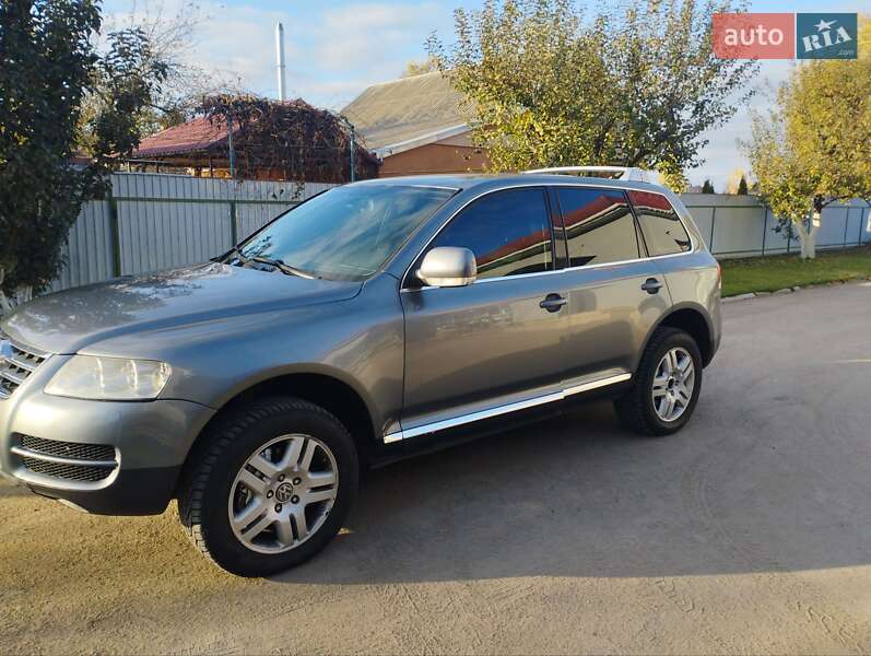 Внедорожник / Кроссовер Volkswagen Touareg 2005 в Киеве