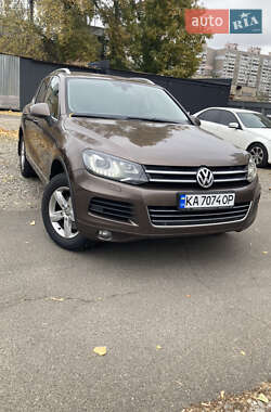 Внедорожник / Кроссовер Volkswagen Touareg 2013 в Киеве