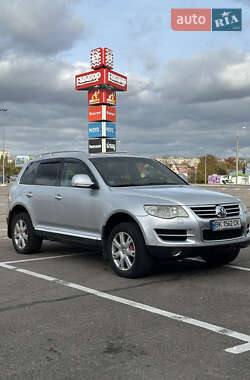 Внедорожник / Кроссовер Volkswagen Touareg 2007 в Ровно