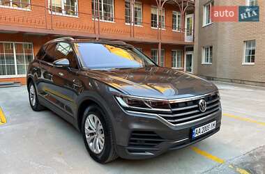 Внедорожник / Кроссовер Volkswagen Touareg 2020 в Киеве