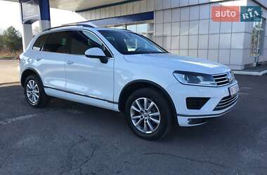 Внедорожник / Кроссовер Volkswagen Touareg 2015 в Радивилове