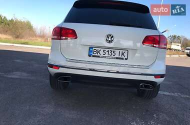 Внедорожник / Кроссовер Volkswagen Touareg 2015 в Радивилове