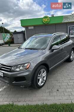 Позашляховик / Кросовер Volkswagen Touareg 2014 в Чернівцях