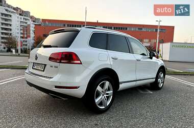 Позашляховик / Кросовер Volkswagen Touareg 2012 в Запоріжжі