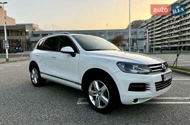 Позашляховик / Кросовер Volkswagen Touareg 2012 в Запоріжжі