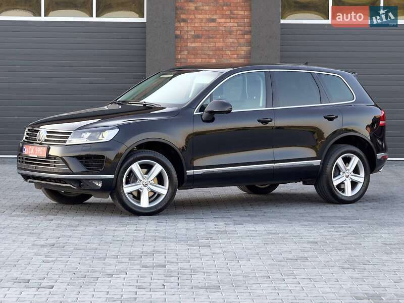 Внедорожник / Кроссовер Volkswagen Touareg 2016 в Черновцах