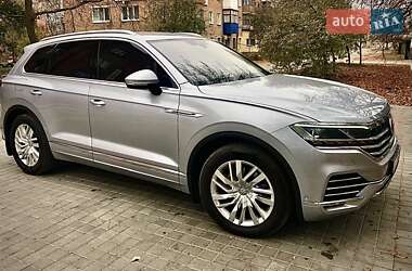 Внедорожник / Кроссовер Volkswagen Touareg 2019 в Знаменке