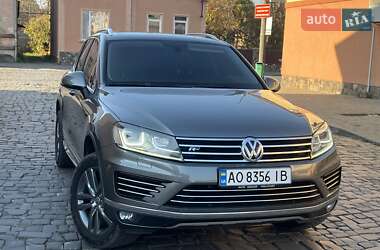 Позашляховик / Кросовер Volkswagen Touareg 2015 в Мукачевому