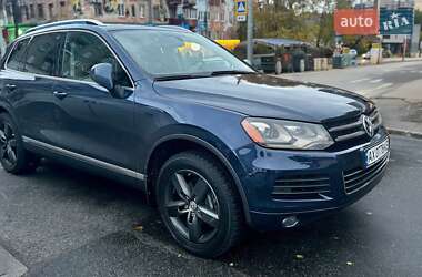 Внедорожник / Кроссовер Volkswagen Touareg 2011 в Харькове