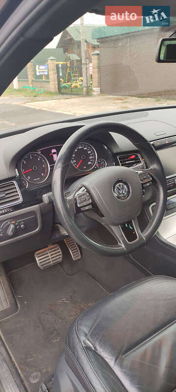 Внедорожник / Кроссовер Volkswagen Touareg 2010 в Луцке