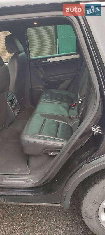 Внедорожник / Кроссовер Volkswagen Touareg 2010 в Луцке