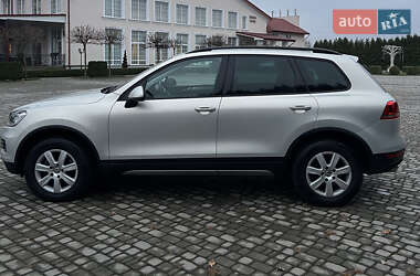 Внедорожник / Кроссовер Volkswagen Touareg 2012 в Черновцах