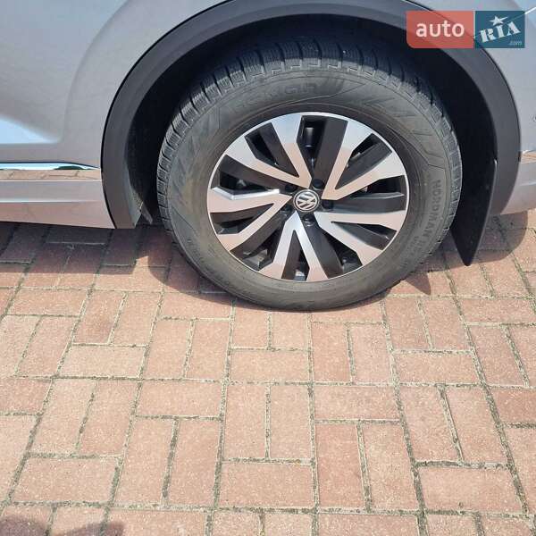 Позашляховик / Кросовер Volkswagen Touareg 2019 в Черкасах фото 11 Позашляховик / Кросовер Volkswagen Touareg 2019 в Черкасах