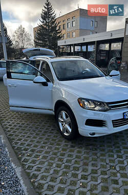 Внедорожник / Кроссовер Volkswagen Touareg 2014 в Тернополе