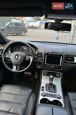 Внедорожник / Кроссовер Volkswagen Touareg 2012 в Тернополе