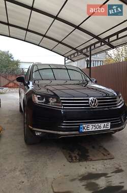 Позашляховик / Кросовер Volkswagen Touareg 2015 в Дніпрі