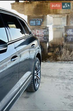 Позашляховик / Кросовер Volkswagen Touareg 2019 в 