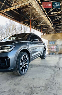 Позашляховик / Кросовер Volkswagen Touareg 2019 в 