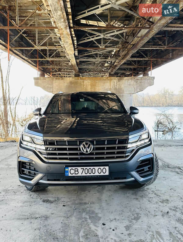 Внедорожник / Кроссовер Volkswagen Touareg 2019 в Киеве