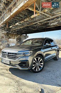 Позашляховик / Кросовер Volkswagen Touareg 2019 в 