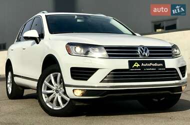 Позашляховик / Кросовер Volkswagen Touareg 2015 в Києві