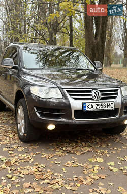 Внедорожник / Кроссовер Volkswagen Touareg 2009 в Бобровице