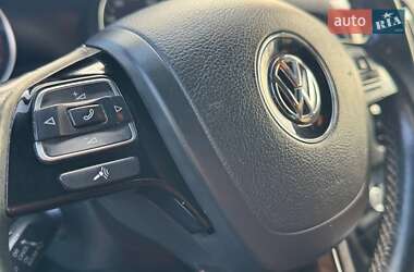 Внедорожник / Кроссовер Volkswagen Touareg 2014 в Борисполе