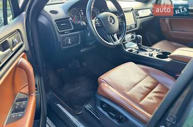 Внедорожник / Кроссовер Volkswagen Touareg 2014 в Борисполе