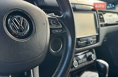 Внедорожник / Кроссовер Volkswagen Touareg 2014 в Борисполе